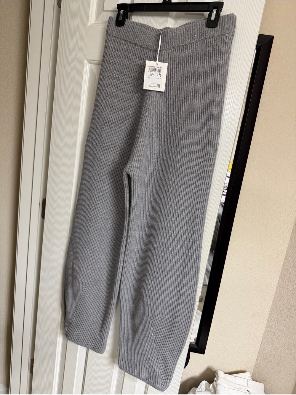 Peserico Joggers in gray . NEW with tags . Size 44 ( size 8-10)